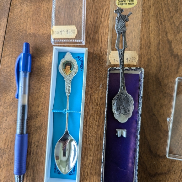 Set of 10 vintage souvenir spoons - Picture 6 of 6